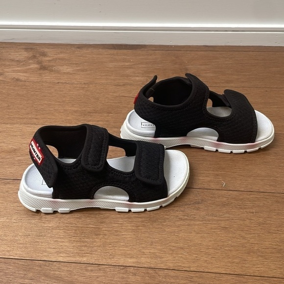 Hunter Kids' Mesh travel Sandals open toe Velcro straps black UK 12/US13 - Picture 5 of 11